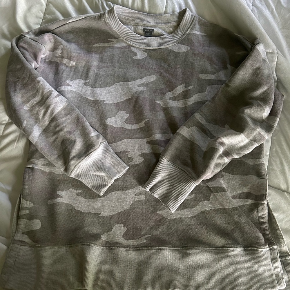 Aerie women’s camouflage sweatshirt